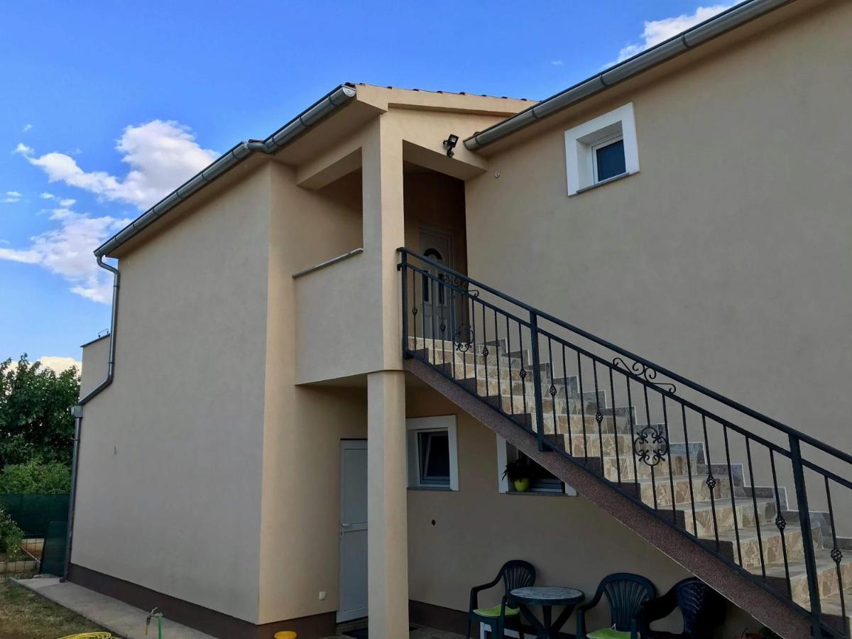 Apartman Laura Tribalj المظهر الخارجي الصورة